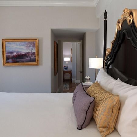 Hotel Viking Newport Kültér fotó